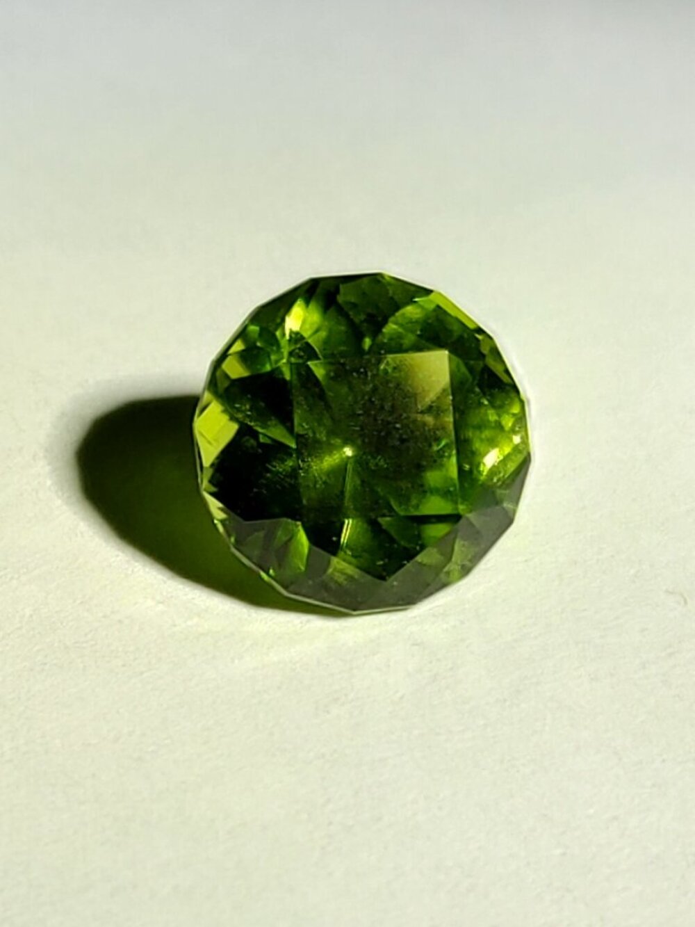 Lively Green Round Peridot – Brilliantly Faceted and Ready to Set